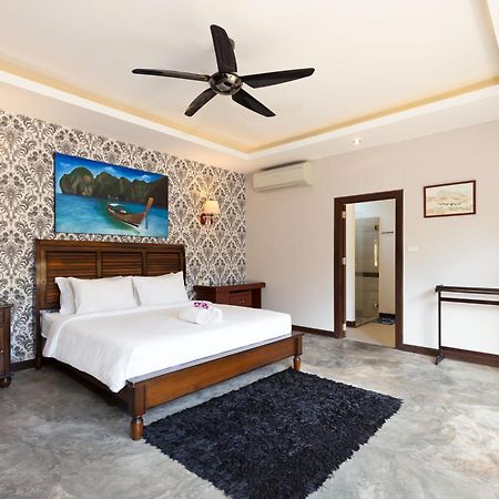 Extraordinary Courtyard 6Br Pool Villa Sri Suri, Naiharn Rawai Exterior foto