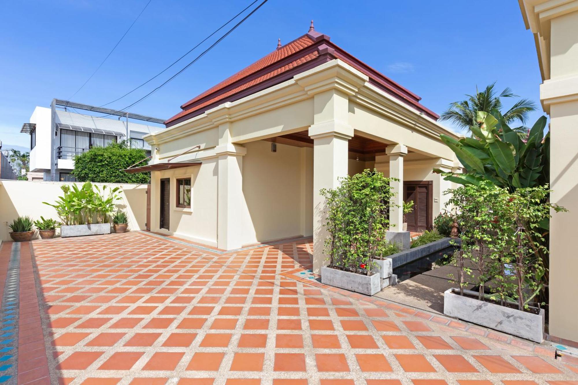 Extraordinary Courtyard 6Br Pool Villa Sri Suri, Naiharn Rawai Exterior foto