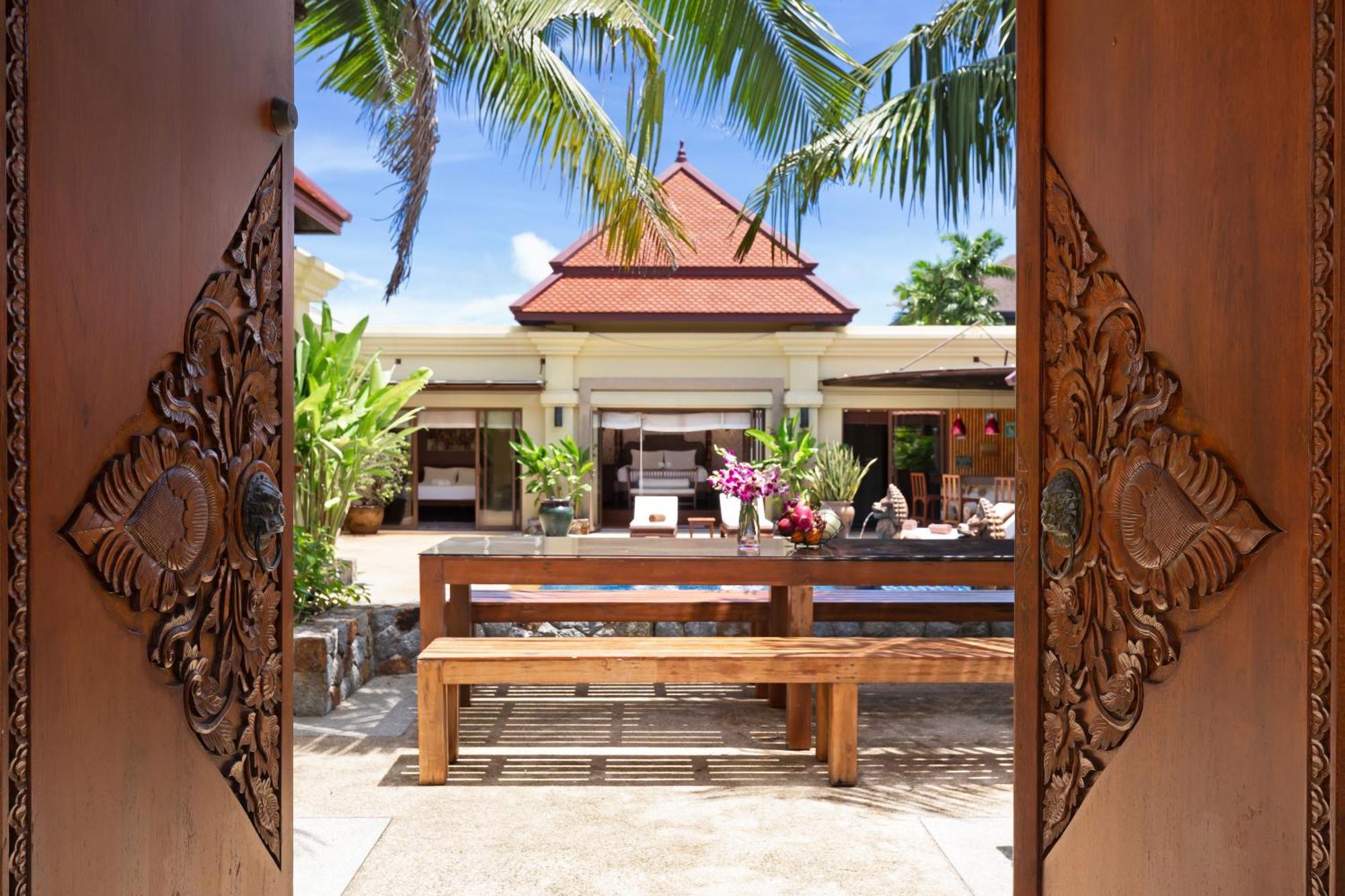 Extraordinary Courtyard 6Br Pool Villa Sri Suri, Naiharn Rawai Exterior foto