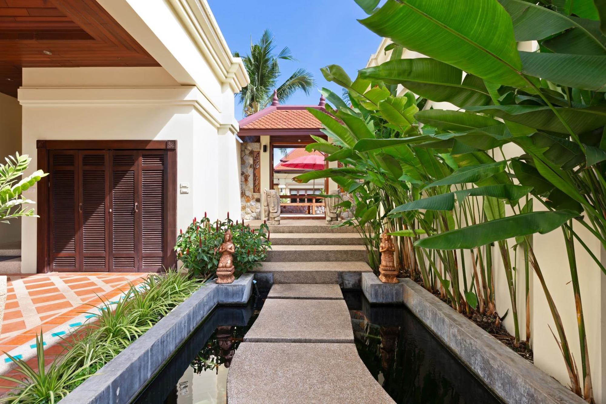 Extraordinary Courtyard 6Br Pool Villa Sri Suri, Naiharn Rawai Exterior foto